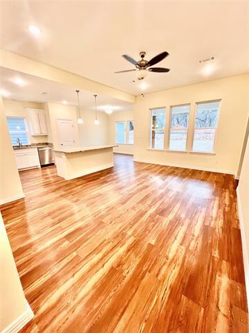 Foto del edificio - 2109 Bluebonnet Ave