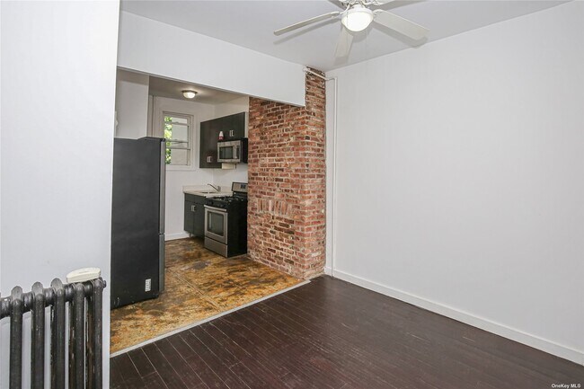 Building Photo - 221 Howard Ave