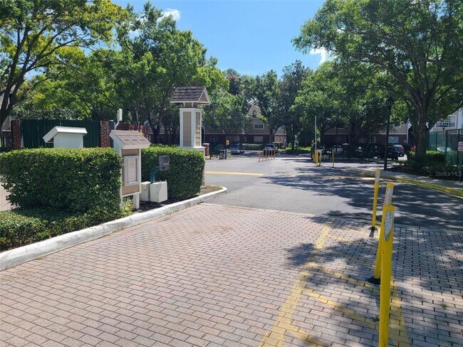 Foto del edificio - 13037 Mulberry Park Dr