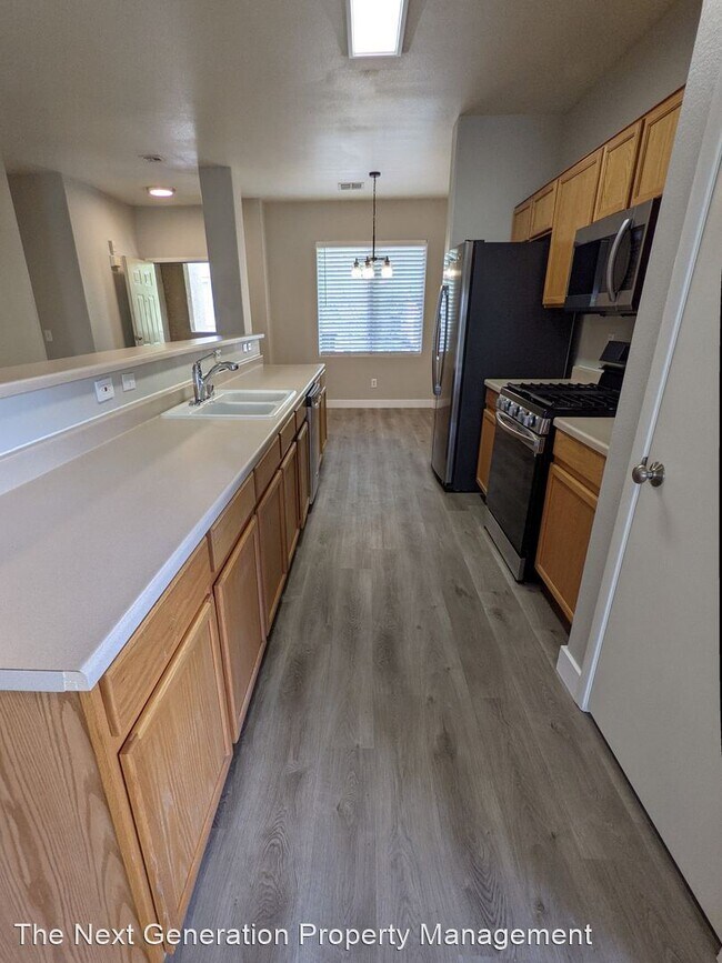 Building Photo - 701 Peachy Canyon Cir