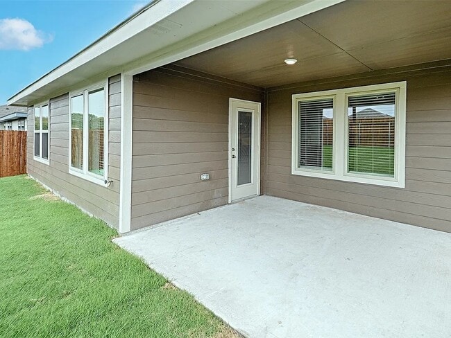 Foto del edificio - 6118 Boardwalk Ln