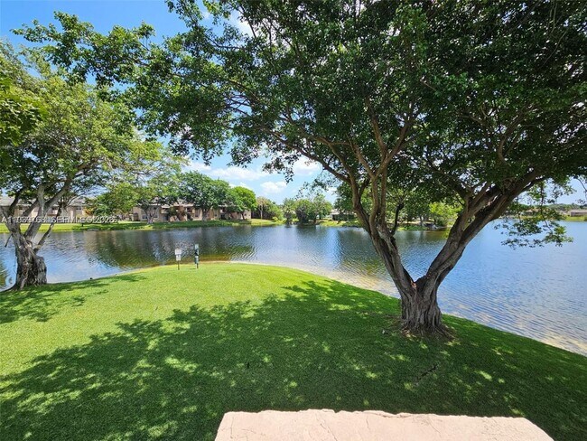 Foto del edificio - 2151 NW 96th Terrace