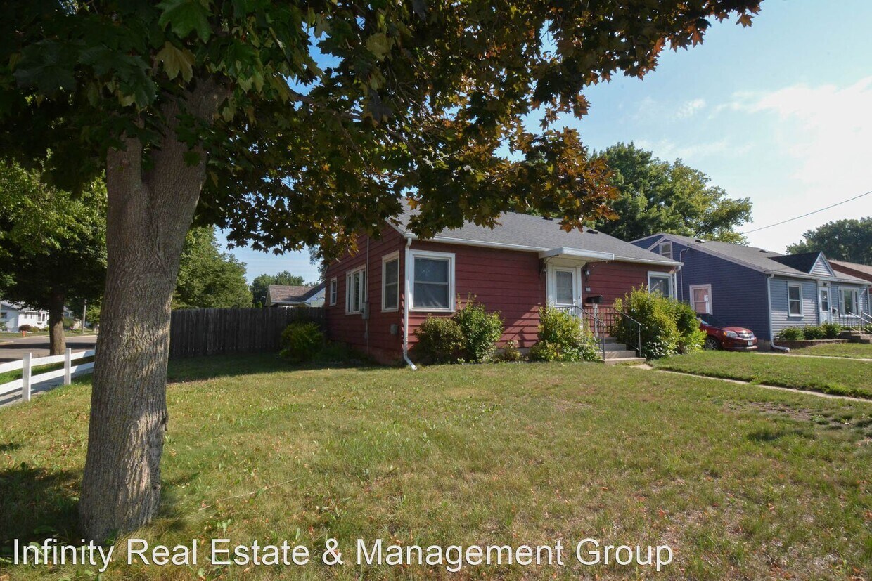 Primary Photo - 3 br, 1.5 bath House - 1303 8-1/2 St SE