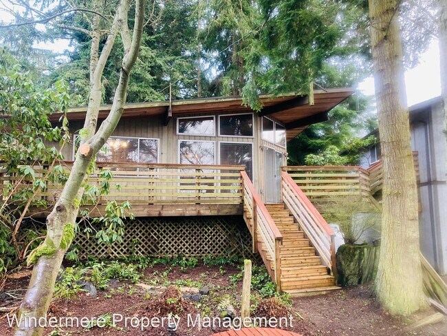Foto del edificio - 37396 Olympic View Rd NE