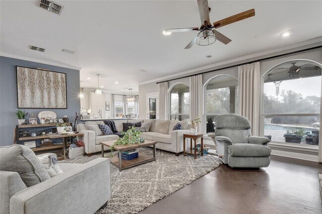 Foto del edificio - 350 Woodland Dr