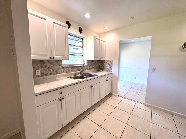 Foto del edificio - 3692 Corrigan Ct