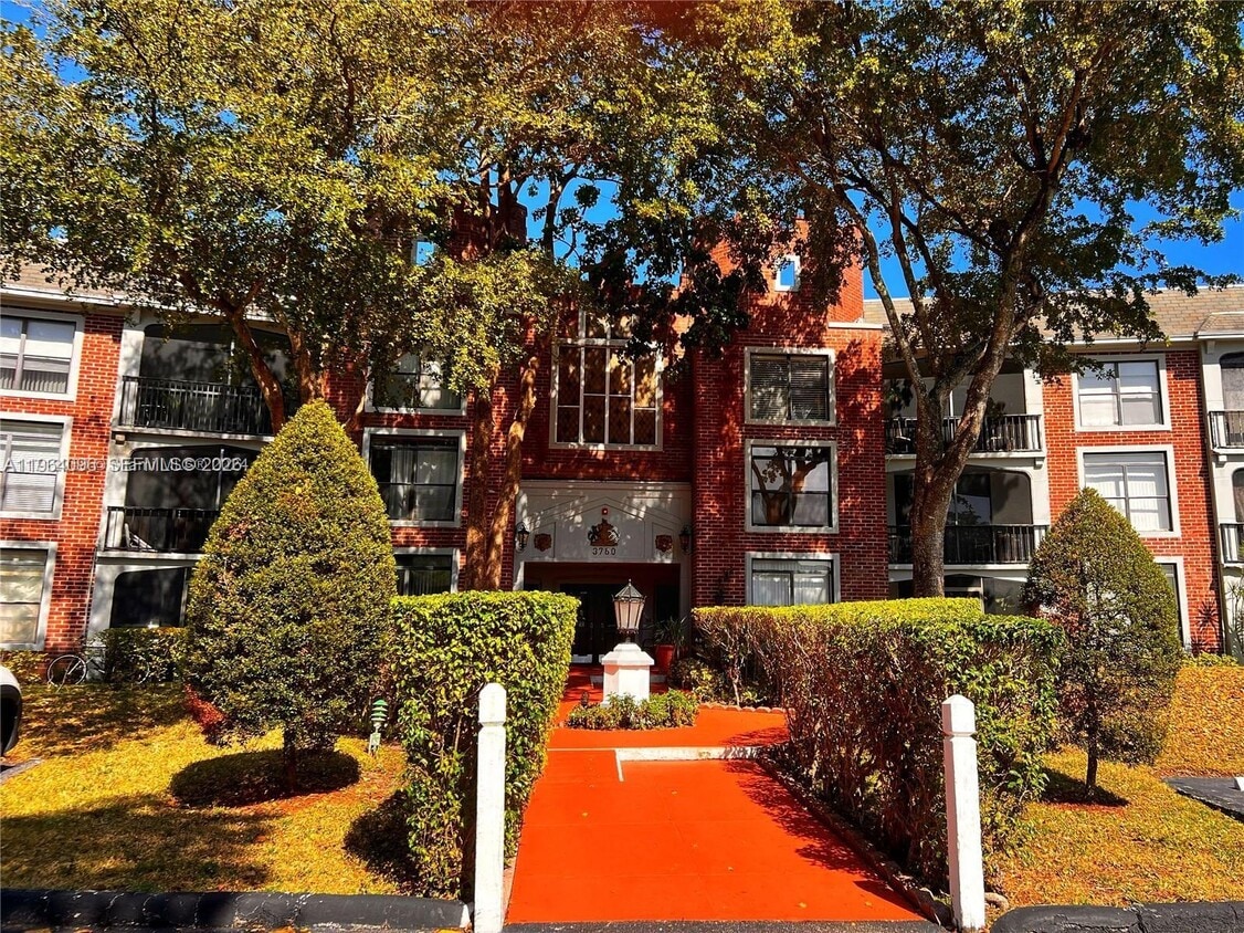 Foto del edificio - 3760 Inverrary Dr