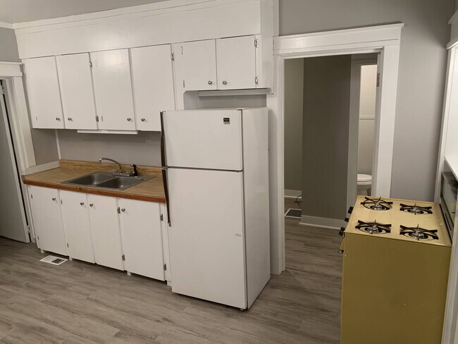 Kitchen - 21 Carpenter St