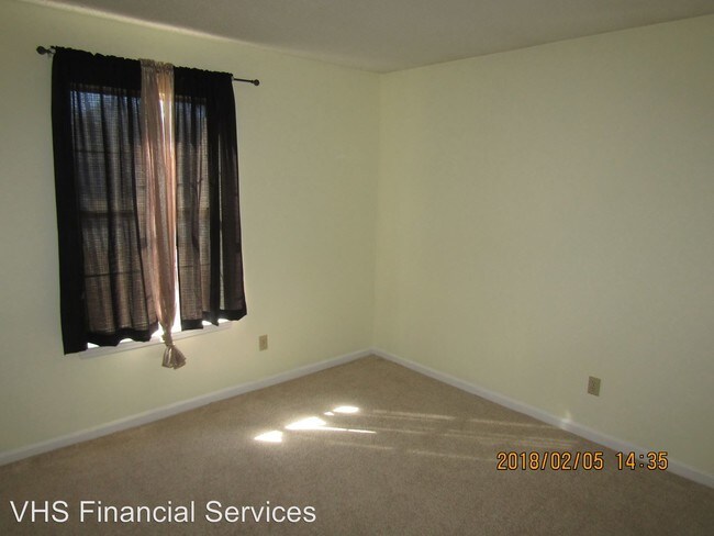 Building Photo - 915 Black Willow Dr