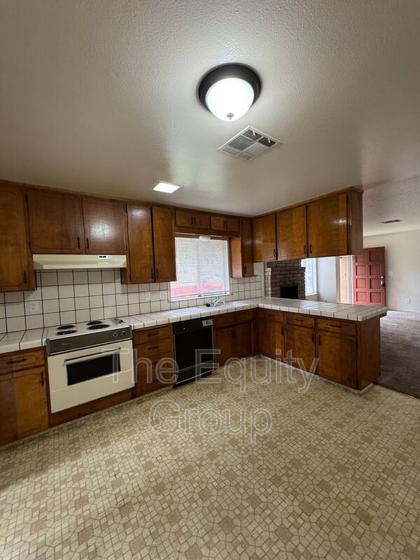Foto del edificio - 4603 W Cypress Ave