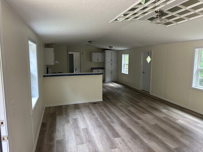 Foto del edificio - 140 Baywood Trail