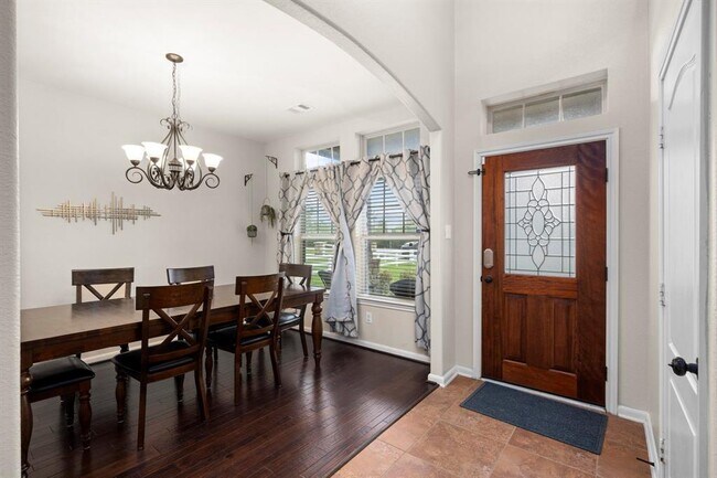 Foto del edificio - 7903 Needlepoint Rd