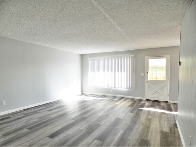 Foto del edificio - 3024 Topaz Ln