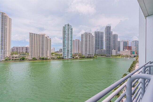 Building Photo - 335 S Biscayne Blvd