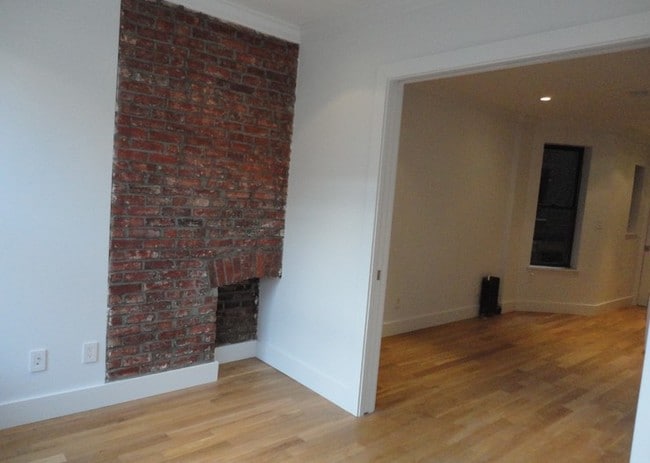 Building Photo - 351 E 83rd St