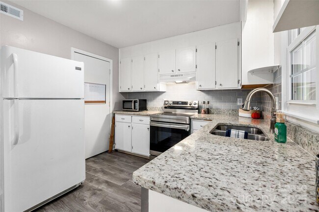 Foto del edificio - 1422 Delane Ave