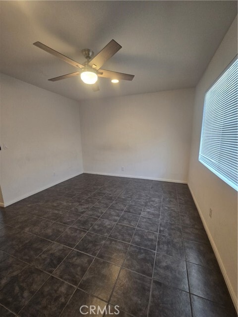 Foto del edificio - 4428 Stansbury Ave