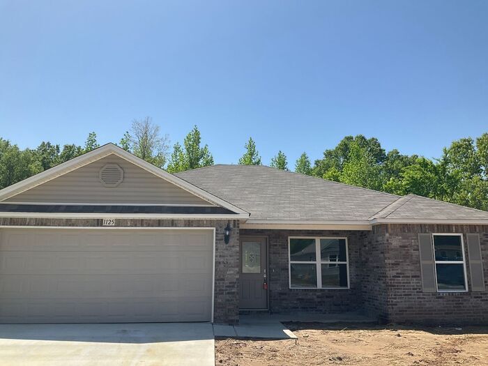 Price Reduced! Like New Home. House for Rent in Conway, AR