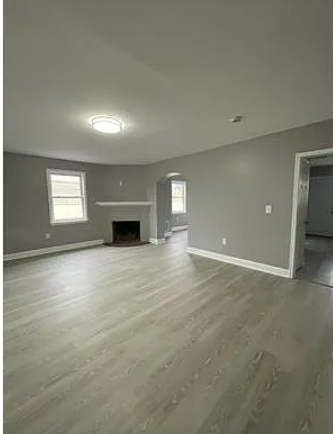 Building Photo - 3 Bedroom SemiDetached home