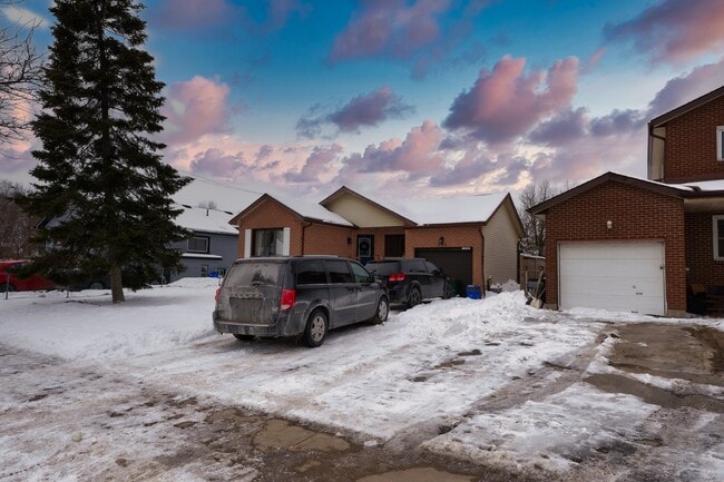 Building Photo - Stylish 2 Bedroom Basement Suite – All Utilities & Parking Included – $2,049/month