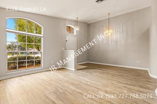 Building Photo - Lovely 3b/2b home! Community Pool