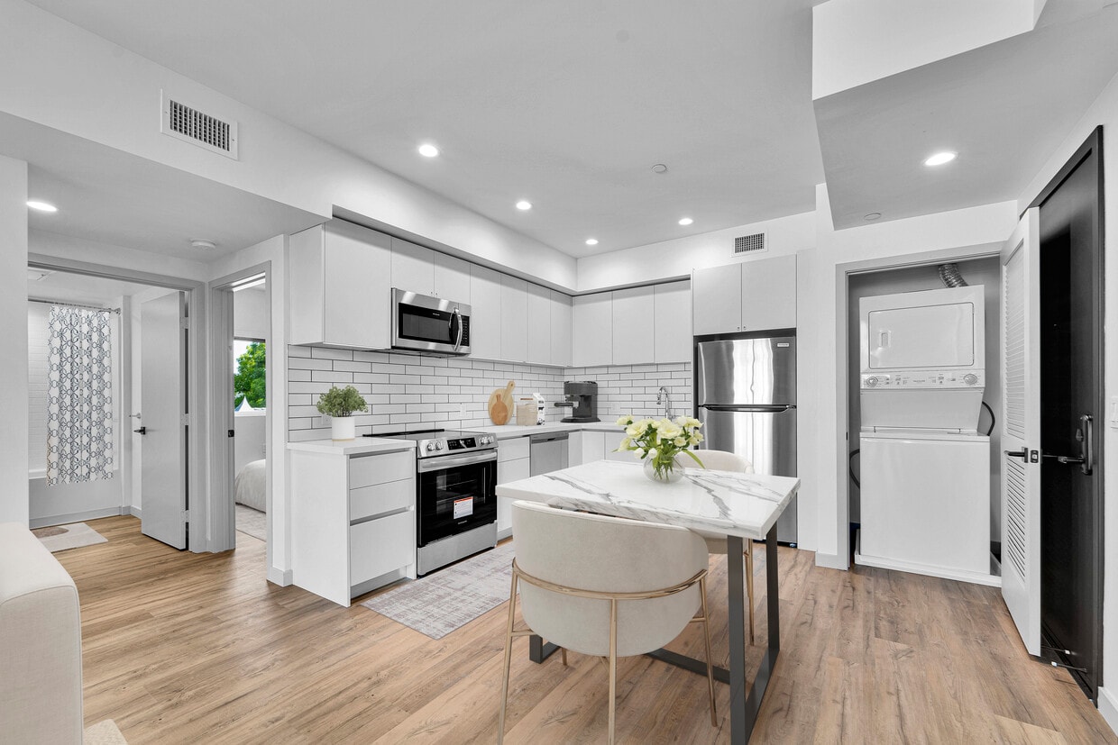 Foto principal - 1240 Magnolia Ave