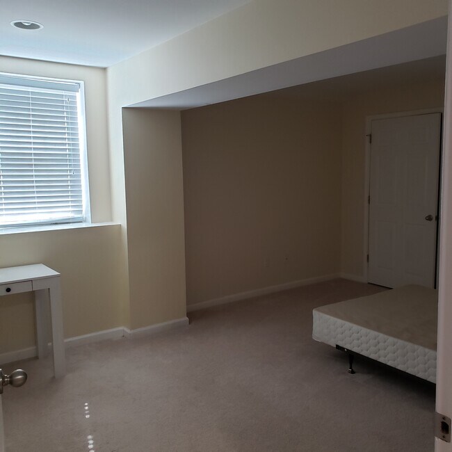 Building Photo - 14405 Sedona Dr