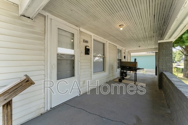 Building Photo - 1509 S Randolph St