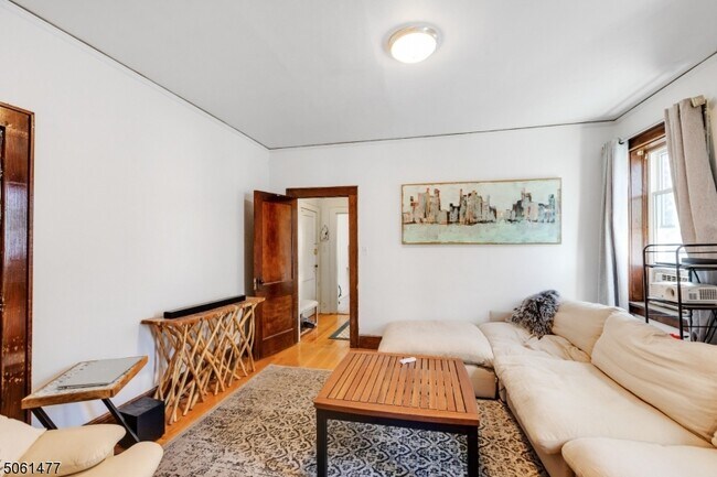 Foto del edificio - 60 Elmwood Ave