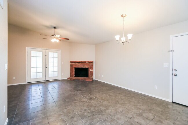 Foto del edificio - 1616 N Alta Mesa Dr