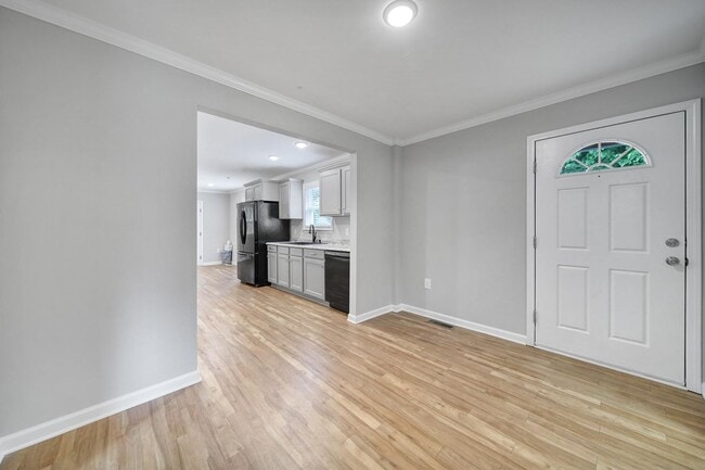 Building Photo - Beautiful Brick Home With Large Driveway