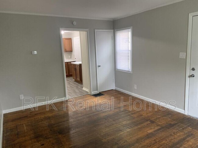 Foto del edificio - 1460 W 32nd St