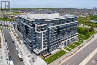 Building Photo - 395 Dundas St W