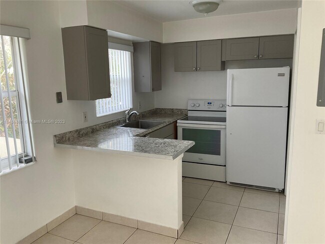 Building Photo - 5271 SW 90th Way
