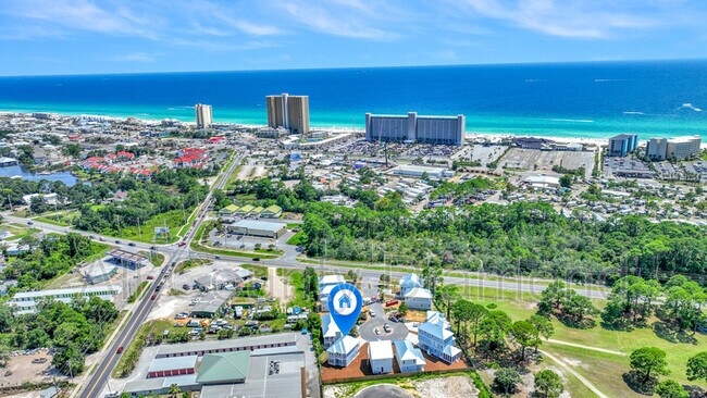 Building Photo - 2703 Lagoon Manor Dr