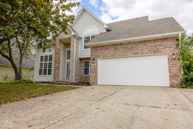 Building Photo - 10596 Greenway Dr