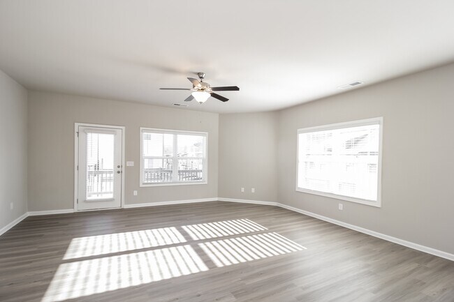 Building Photo - 831 Calvin Pk Dr