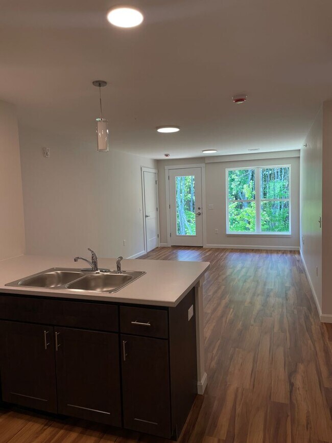 Building Photo - Village at Autumn Pond II:  One Bedroom pl...