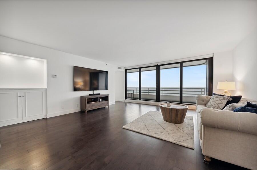 Primary Photo - 1500 S Ocean Blvd