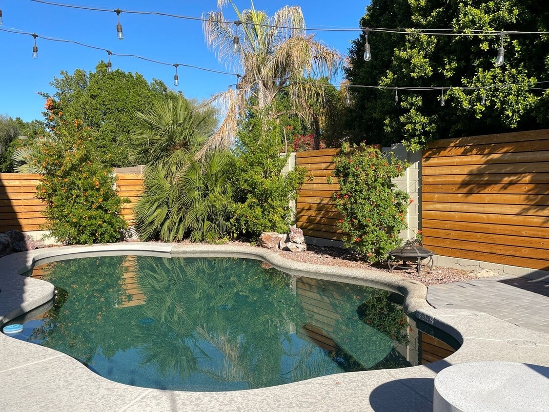 PRIVATE POOL, ADORABLE 3 Bedroom/2 Bath in Dobson Place - PRIVATE POOL, ADORABLE 3 Bedroom/2 Bath in Dobson Place