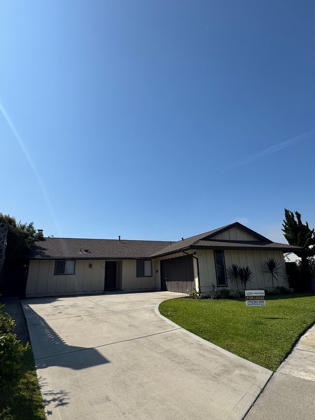 Building Photo - 6512 Cadiz Cir
