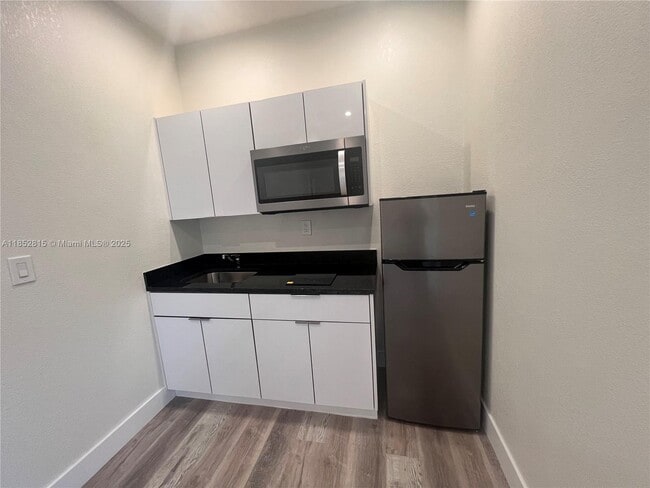 Foto del edificio - 1031 NE 17th Terrace