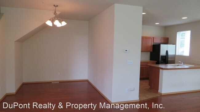 Building Photo - 3 br, 2.5 bath House - 2320 Simmons Street...