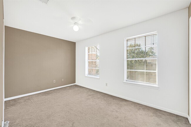 Foto del edificio - 2030 Plantation Dr