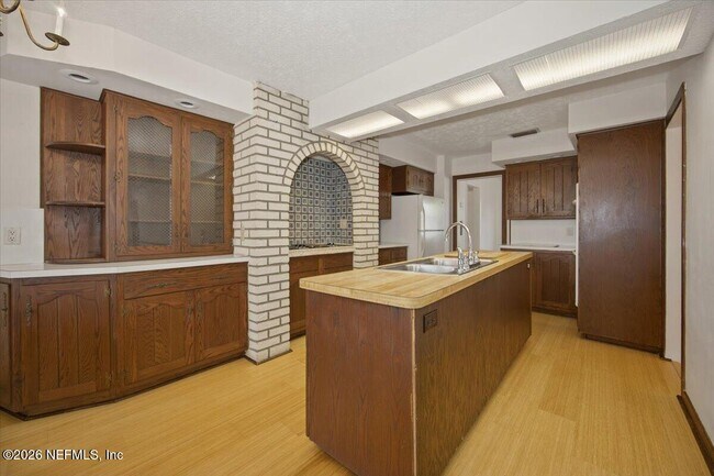 Foto del edificio - 2214 Larry Dr