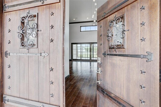 Foto del edificio - 5403 E river Dr