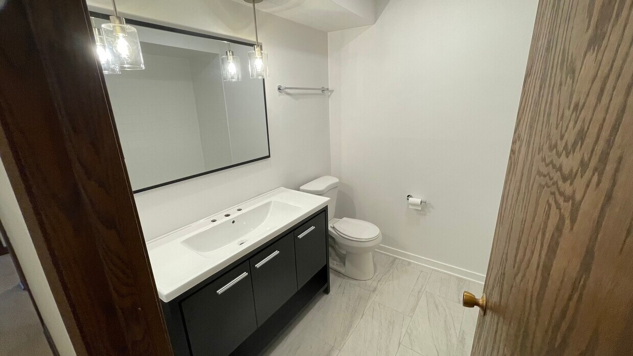 Foto del edificio - 4532 Maple Ave