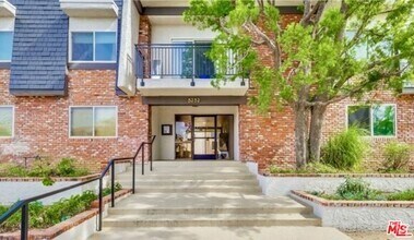 Building Photo - 5252 Coldwater Canyon Ave