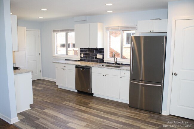 Foto del edificio - 275 Highland Dr