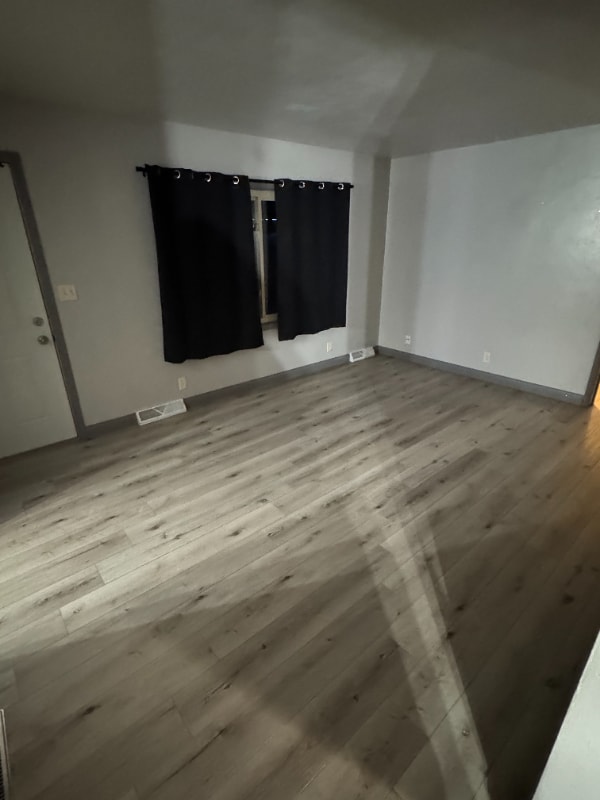 Foto del edificio - 1959-1961 Maple Dale Rd